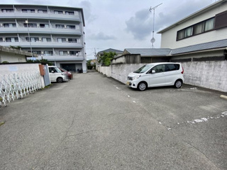 【駐車場】