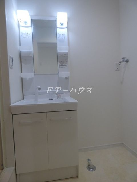 アージュドール新検見川の洗面所