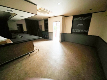 十軒町東洋店舗の内装