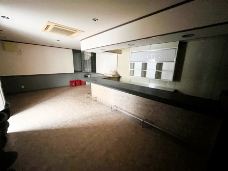 十軒町東洋店舗の内装