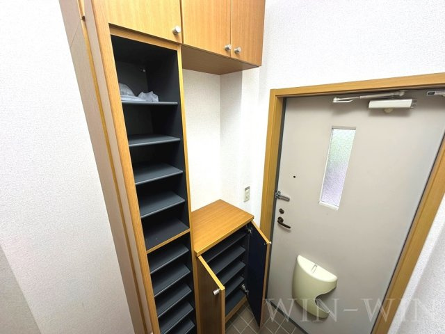 パーシモン 鷹丘の玄関