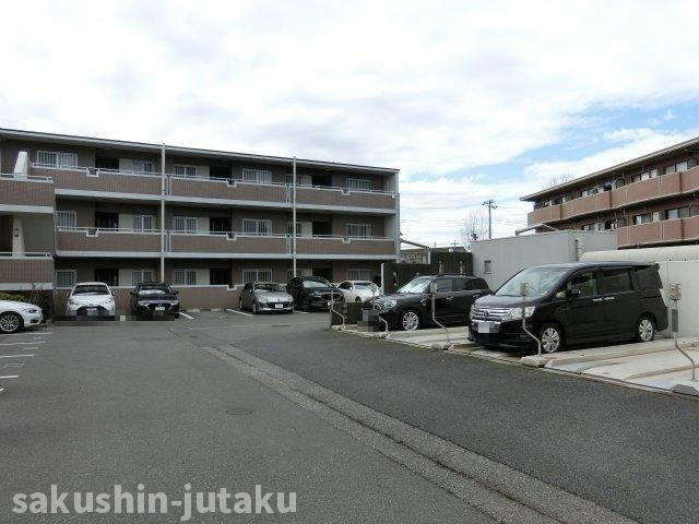 ジークレフ八千代中央の駐車場|大規模修繕により機械式撤去　全車平置きになります。