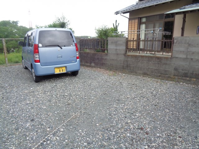 ⑫入野町16419-3駐車場の外観