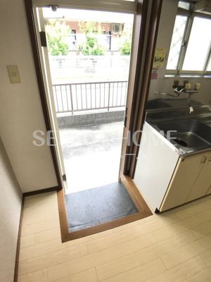 【玄関】 | シャトレ城南A | 落ち着いた玄関です