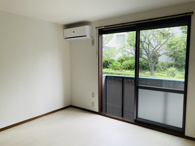 【洋室】 | ルーチェスタジョーネ