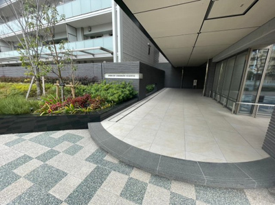 【エントランス】 | サンメゾン新金岡レジデンシャル | ゆとりのあるエントランスです