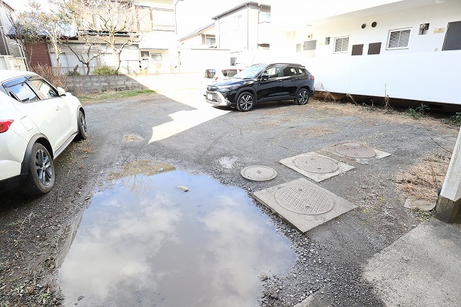 マンション田園の駐車場