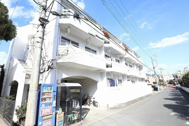 マンション田園の外観