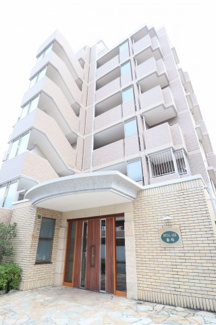 【外観】 | 2002年築のマンションで、外観もまだまだキレイです♪