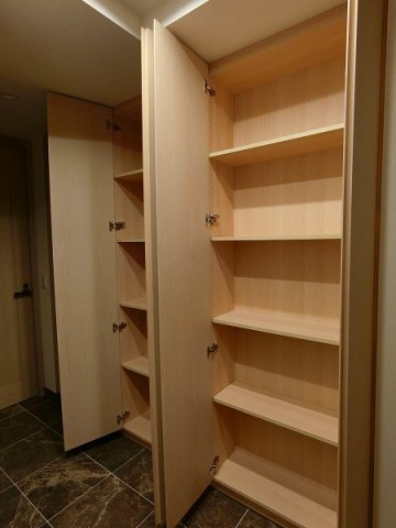 港区三田２丁目の賃貸マンションのその他|廊下収納