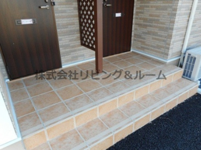 【エントランス】 | ラフレシールメゾンＡ