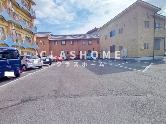 アドバンス小林Ⅱの駐車場