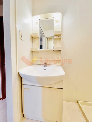 【洗面所】 | エトワールA棟 | ゆったりとスペースのある洗面所