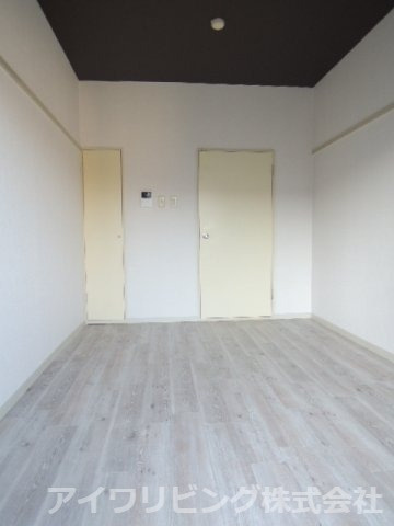 アヴァンセ南大沢の洋室|写真は105号室【アヴァンセ南大沢】