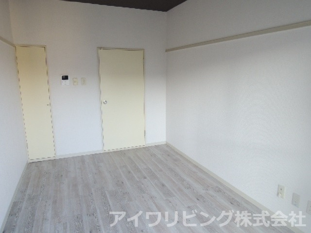 アヴァンセ南大沢の洋室|写真は105号室【アヴァンセ南大沢】