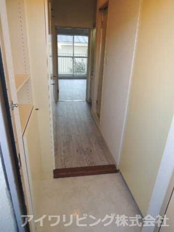 アヴァンセ南大沢の玄関|玄関から【アヴァンセ南大沢】