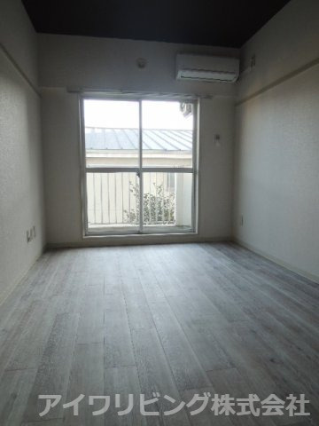 アヴァンセ南大沢の洋室|写真は105号室【アヴァンセ南大沢】