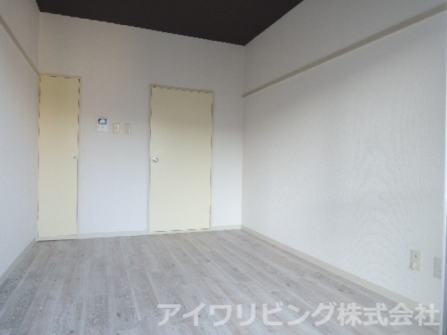 アヴァンセ南大沢の洋室|写真は105号室【アヴァンセ南大沢】