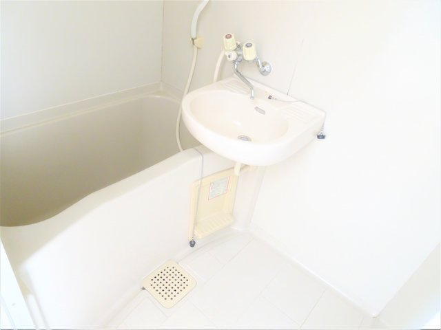 パナハイツ大島B棟の浴室