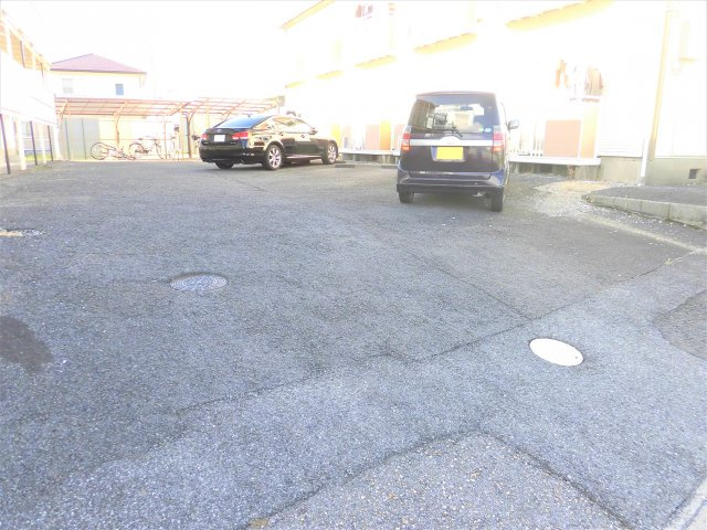 パナハイツ大島B棟の駐車場