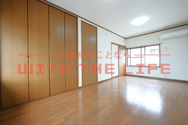 Villa早津崎【10.000円キャッシュバック対象物件】の洋室|落ち着いた色調の洋室です