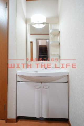 Villa早津崎【10.000円キャッシュバック対象物件】の独立洗面台|朝の身支度には欠かせない独立洗面化粧台