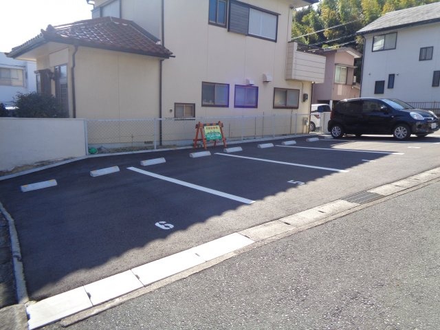㊷富塚町2156-38駐車場の外観