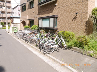 【その他共用部分】 | 敷地内に便利な駐輪場があります。