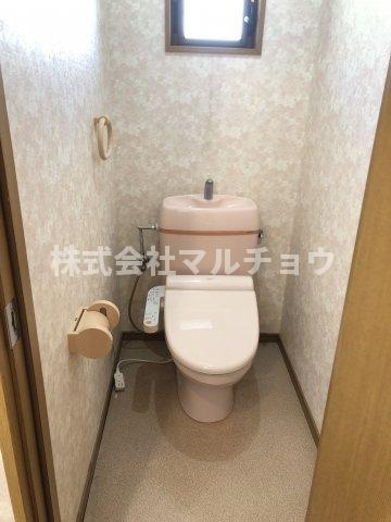 メゾンミルのトイレ|落ち着いた色調のトイレです