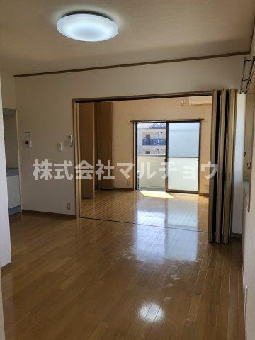 メゾンミルの居間・リビング|ゆったりとした居間です