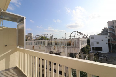 【バルコニー】 | 狩俣アパート