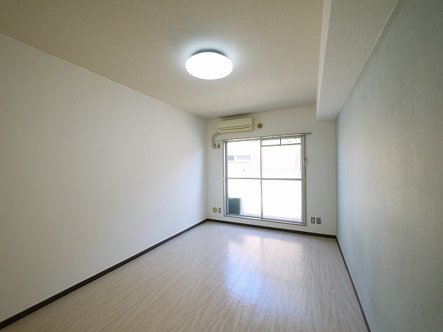 サンサーラ奈良Ｈ＆Ｓの洋室|落ち着いた色調の洋室です