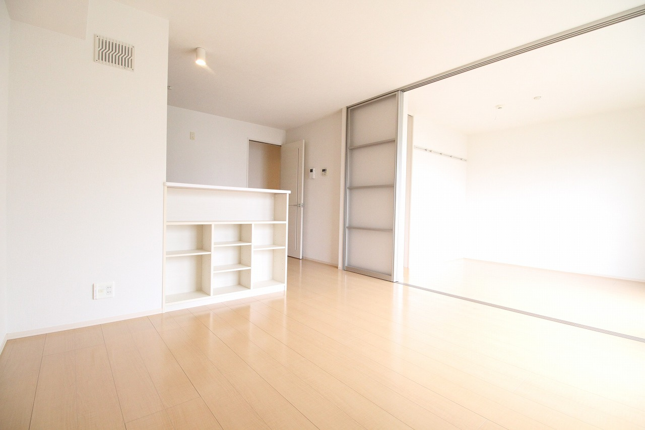 N’ｓBLANC　B・C・D棟の居間・リビング|こちらの居間で趣味の時間をお楽しみください