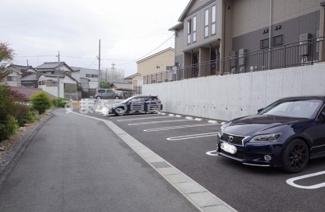 【駐車場】