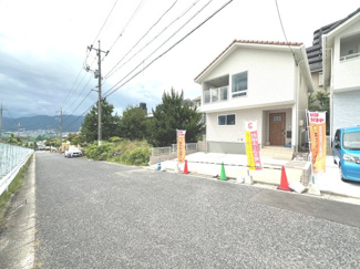 【前面道路含む現地写真】