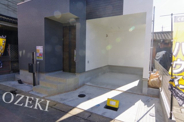 越谷市谷中町１丁目新築戸建ての駐車場