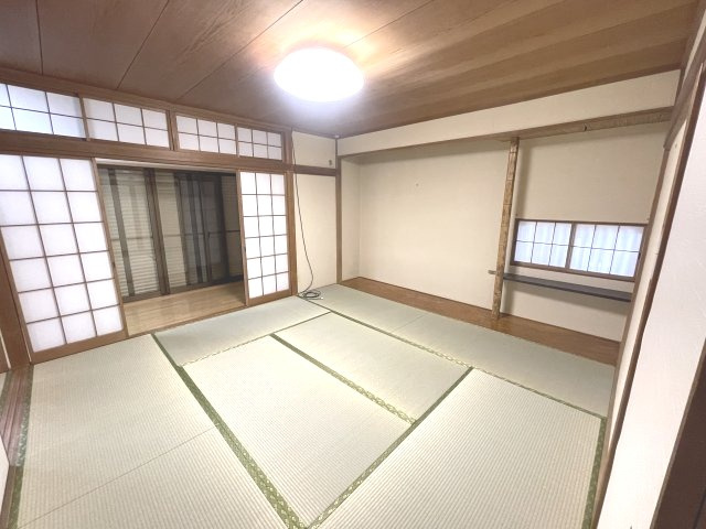 伊豆高原　売別荘の和室|8畳和室