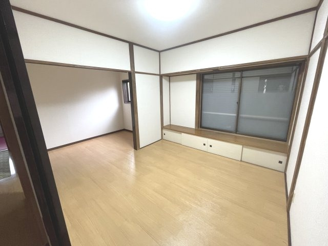 伊豆高原　売別荘の洋室|10畳ある洋室