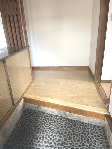 伊豆高原　売別荘の玄関