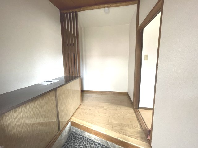 伊豆高原　売別荘の玄関