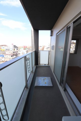 グレイシャス新横浜のバルコニー