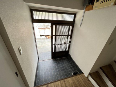 【玄関】 | 稲津町２丁目戸建