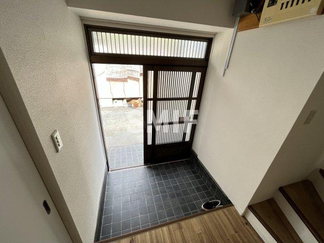【玄関】 | 稲津町２丁目戸建