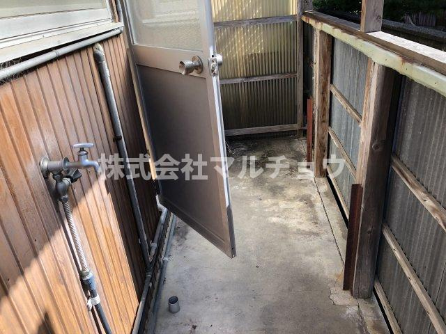 浦西アパートのバルコニー|暖かな日差しのふりそそぐバルコニー