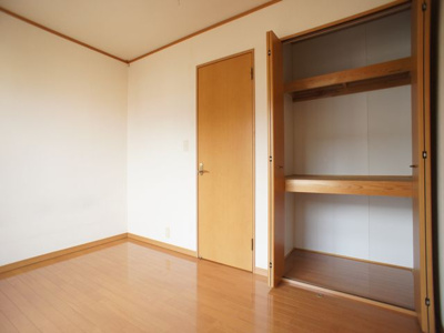 【収納】 | ラフォーレ・栄町B | 充実収納付きの洋間です♪