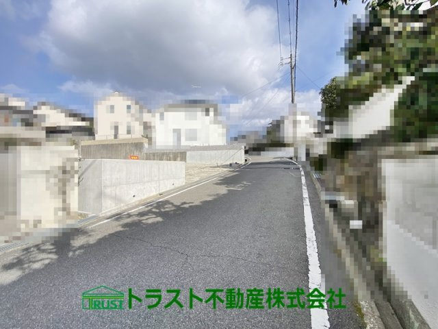 明石市大久保町高丘2丁目 土地の前面道路含む現地写真