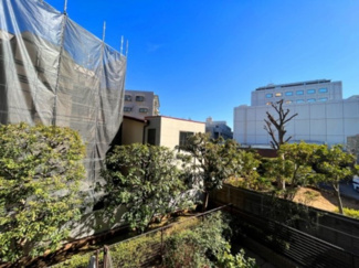 【展望】 | 【 View 】
木の暖かさをより感じさせてくれる太陽の光、一日の始まりを心地よく演出してくれます。窓から入る気持ちのいい風で、活力がみなぎることでしょう。