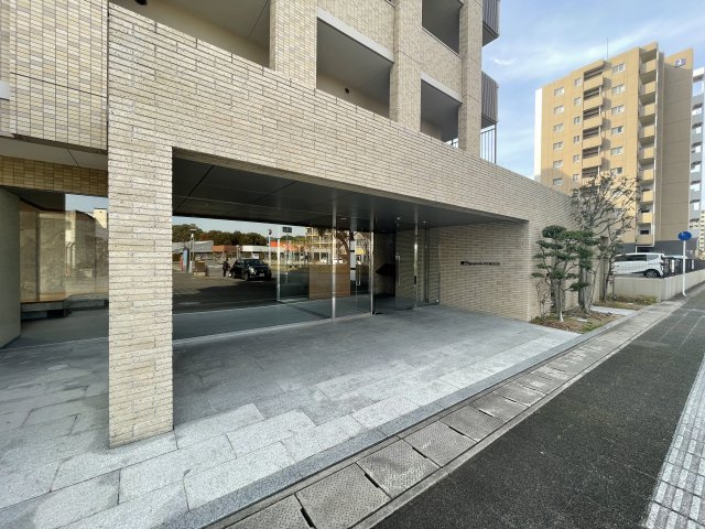 弥生が丘ハウシーズのエントランス