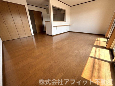 【居間・リビング】 | エトワール湯野 | LDK17帖