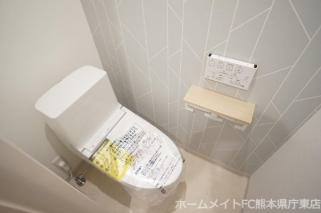 ADC黒髪のトイレ|写真は同施工会社の類似物件となります。